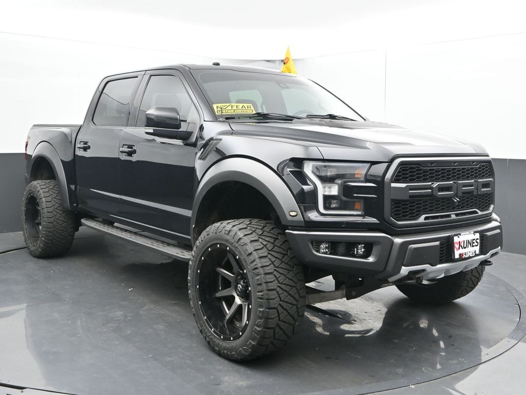 2018 Ford F-150 Raptor photo 2