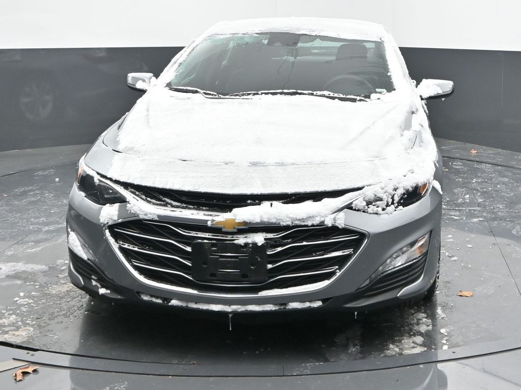 2024 Chevrolet Malibu 1LT photo 3