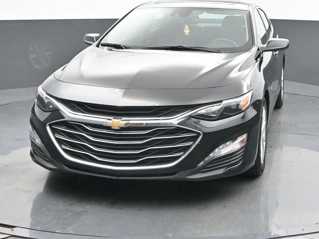 2024 Chevrolet Malibu 1LT photo 2