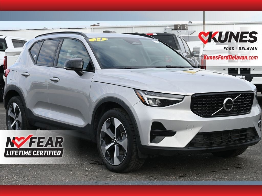 Used 2024 Volvo XC40 B5 Core SUV