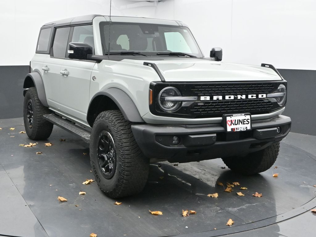 2021 Ford Bronco Wildtrak photo 2