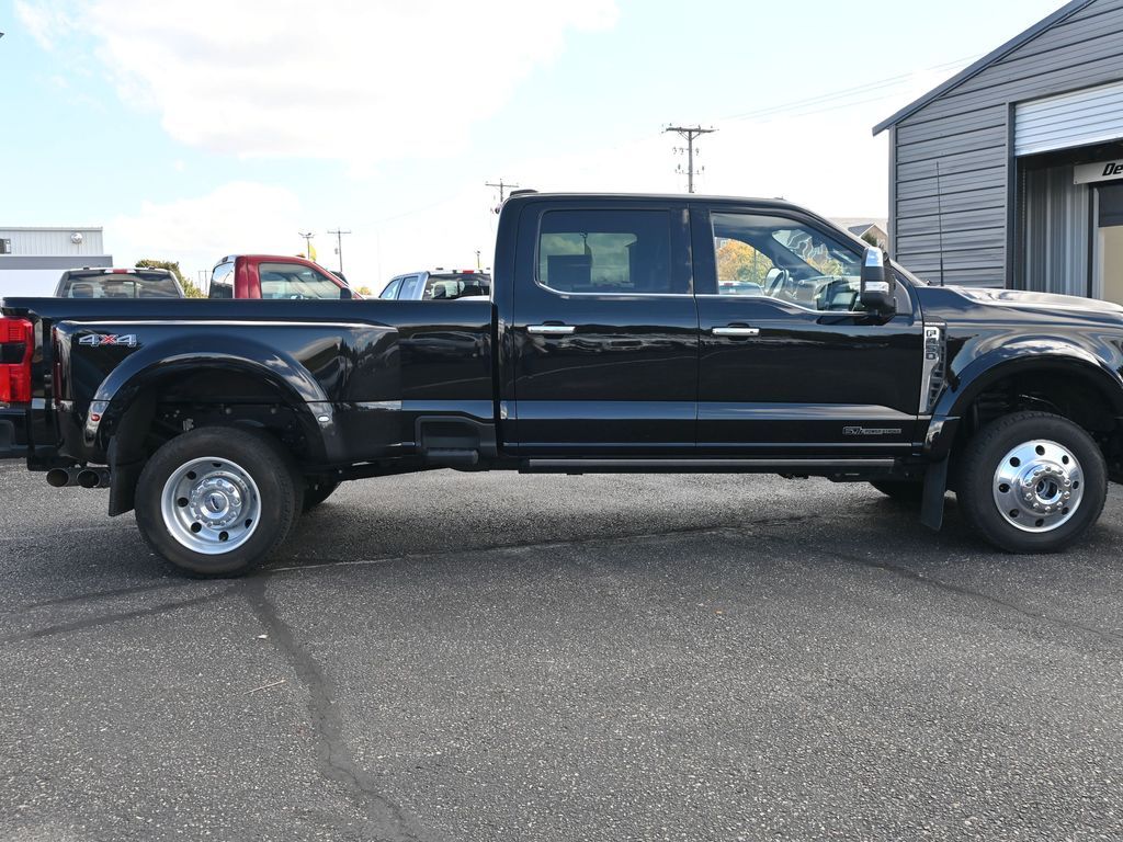 2024 Ford F-450 Platinum photo 4