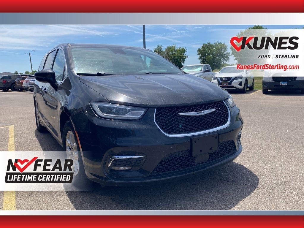 Used 2024 Chrysler Pacifica Touring L Van Passenger Van