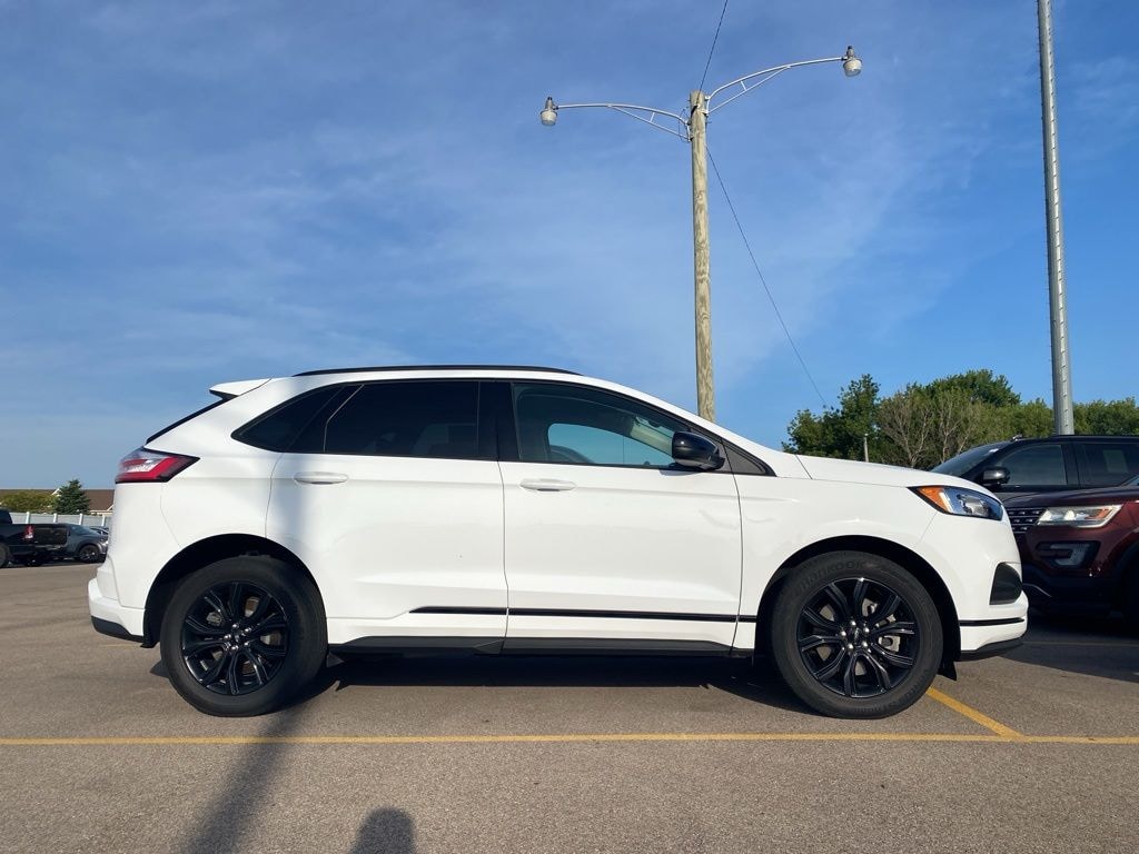 Used 2022 Ford Edge SE SUV