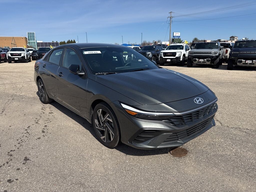 Used 2025 Hyundai Elantra SEL Sport Sedan
