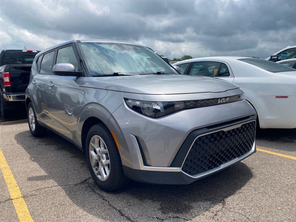 Certified 2025 Kia Soul Hatchback