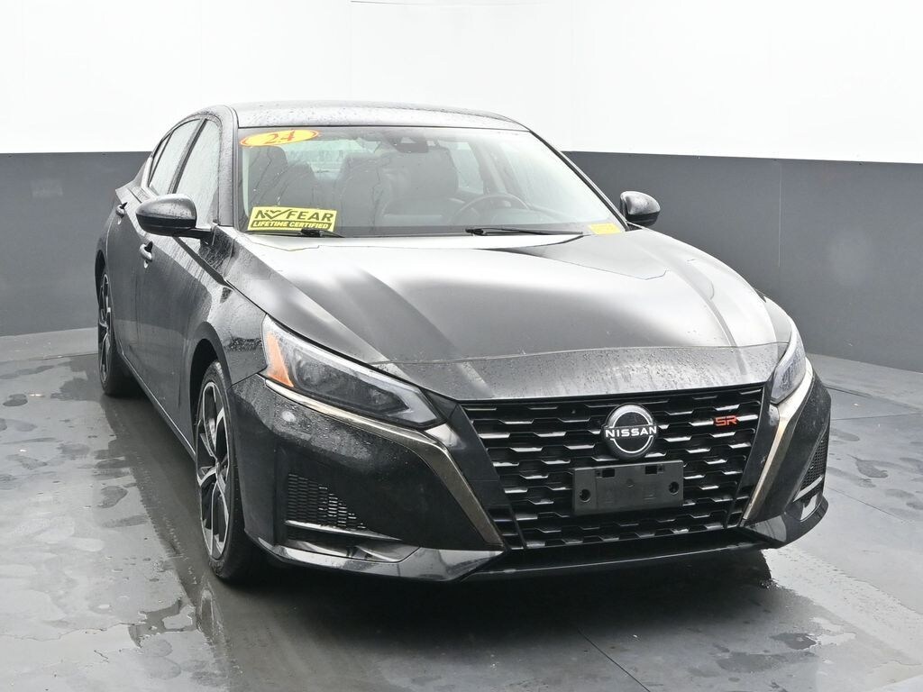 Used 2024 Nissan Altima 2.5 SR Sedan