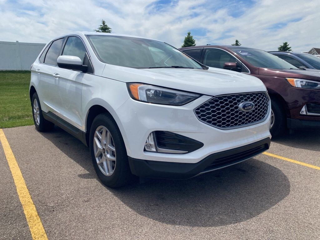 Used 2024 Ford Edge SUV