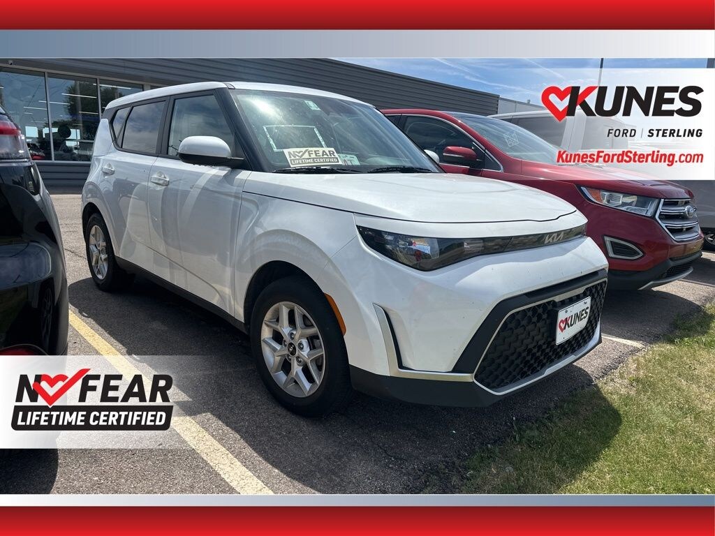 Used 2025 Kia Soul LX Hatchback