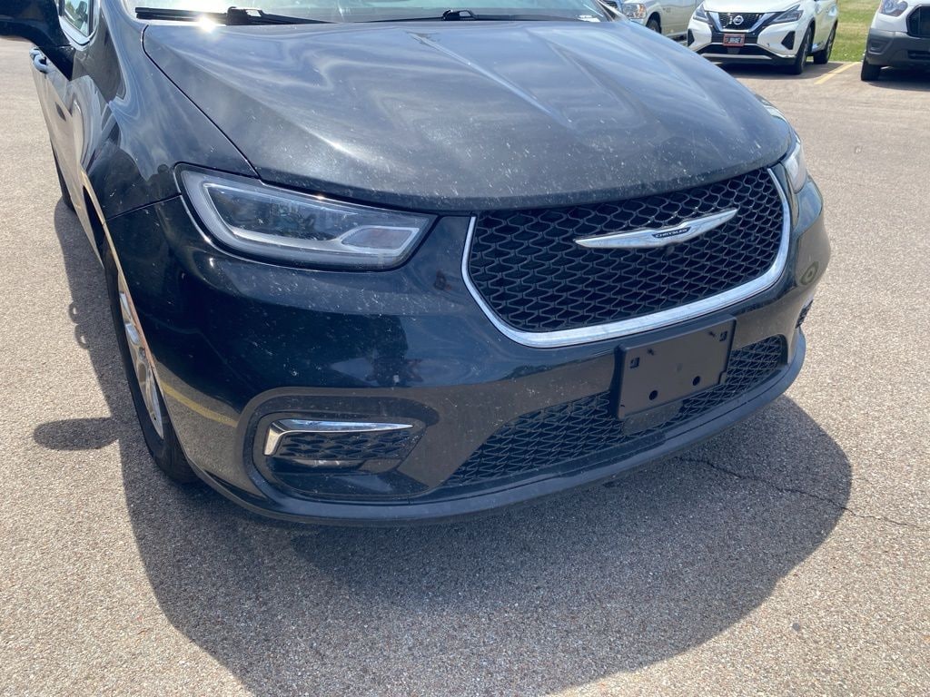 Used 2024 Chrysler Pacifica Touring L Van Passenger Van