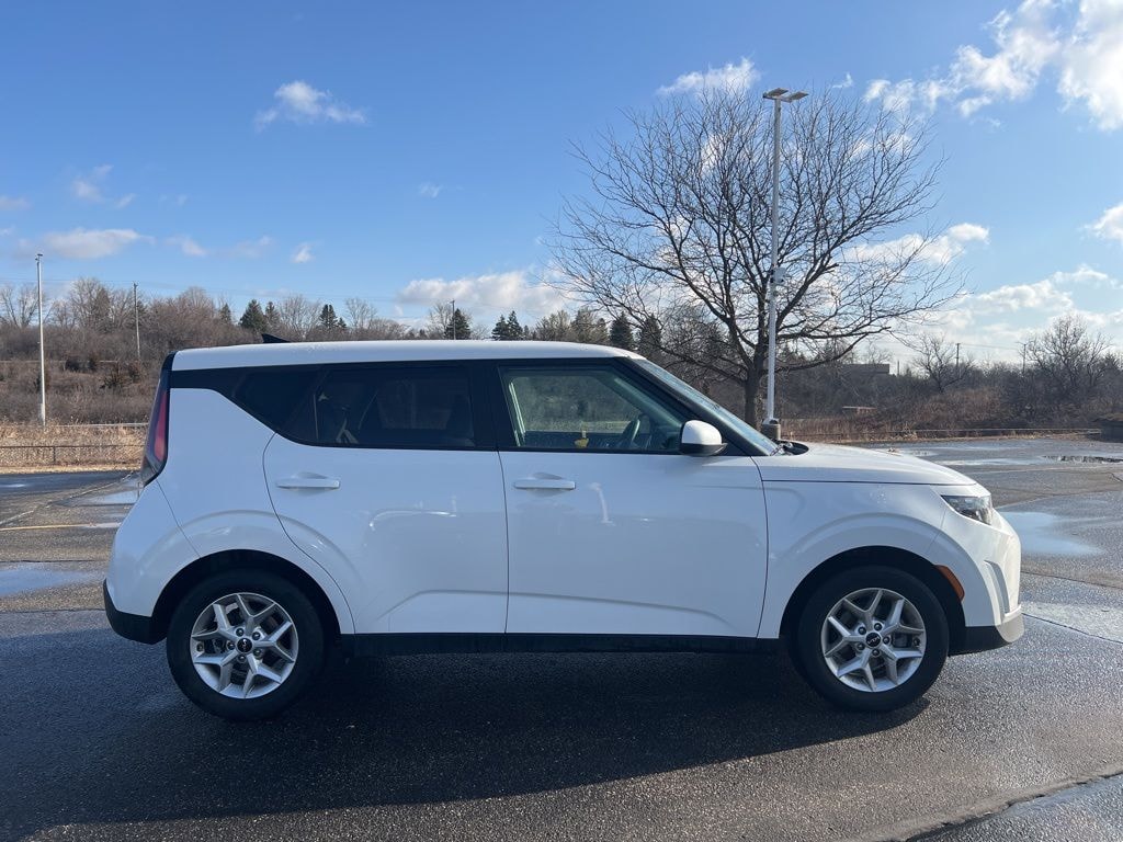 Used 2025 Kia Soul LX Hatchback