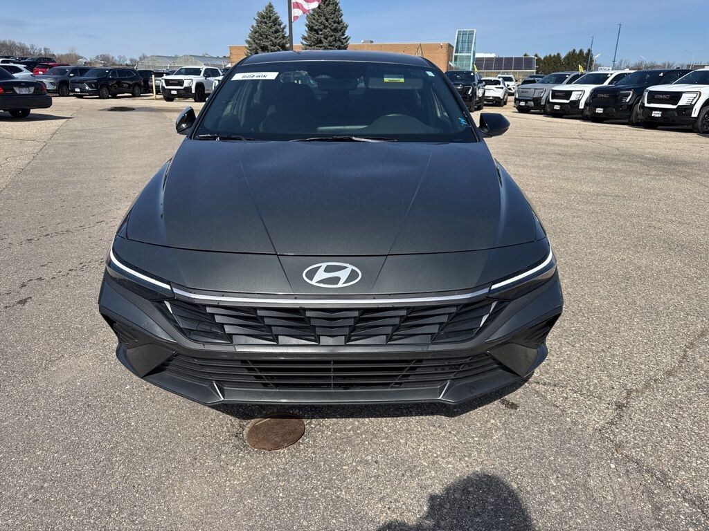 Used 2025 Hyundai Elantra SEL Sport Sedan