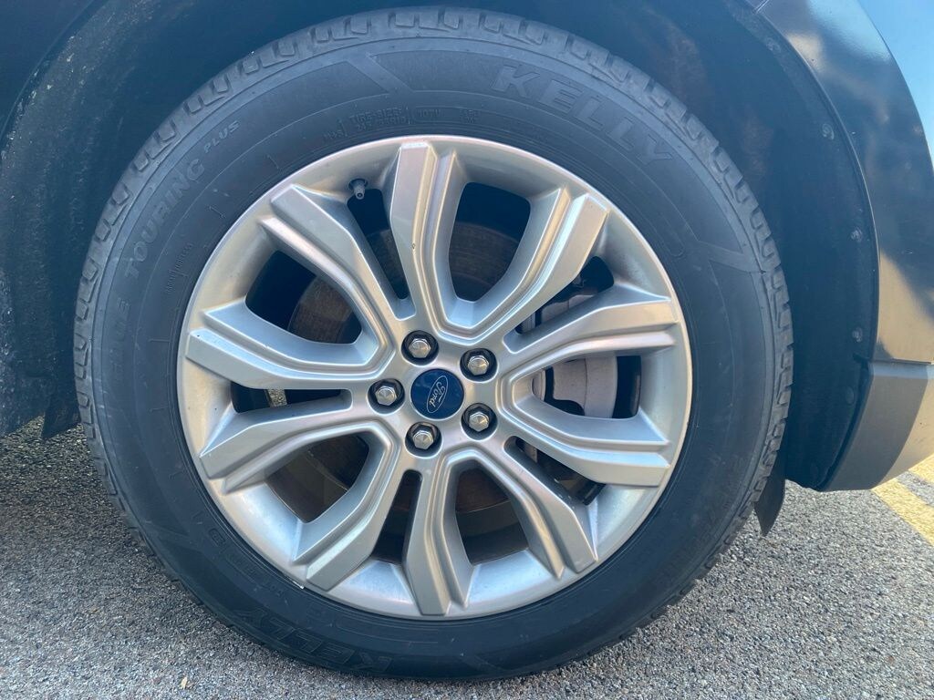 Certified 2022 Ford Edge Titanium SUV