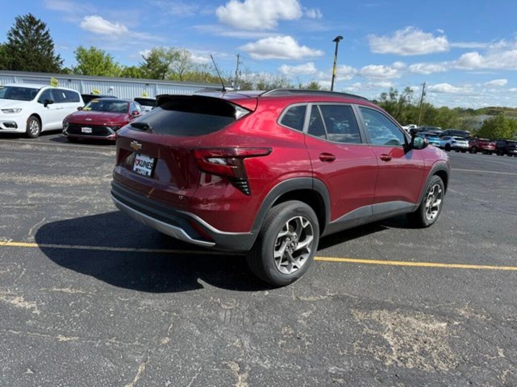 Certified 2025 Chevrolet Trax LT SUV