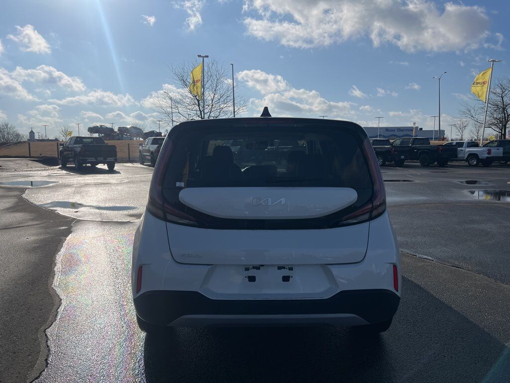 Used 2025 Kia Soul LX Hatchback