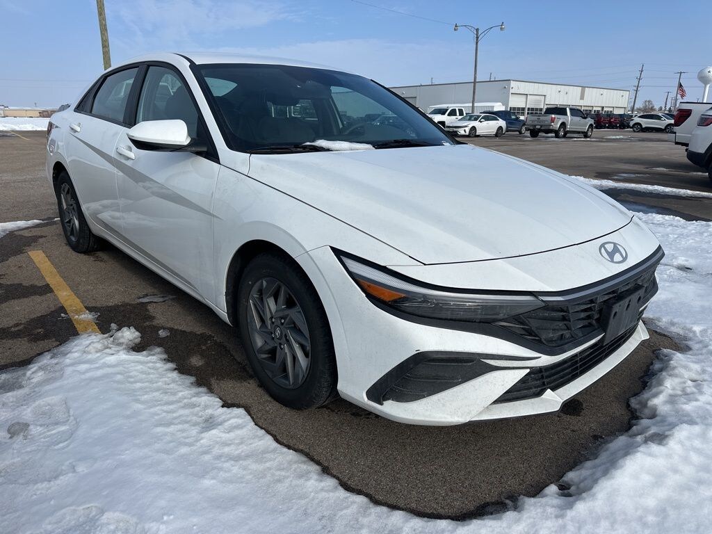 Used 2024 Hyundai Elantra SEL Sedan