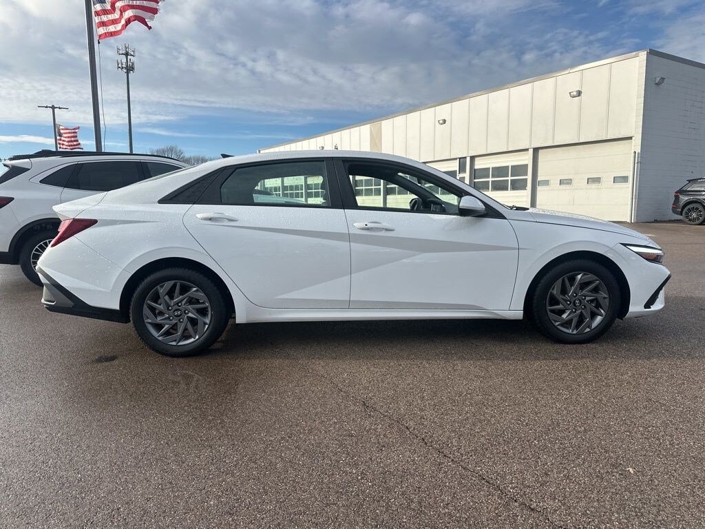 Used 2024 Hyundai Elantra SEL Sedan
