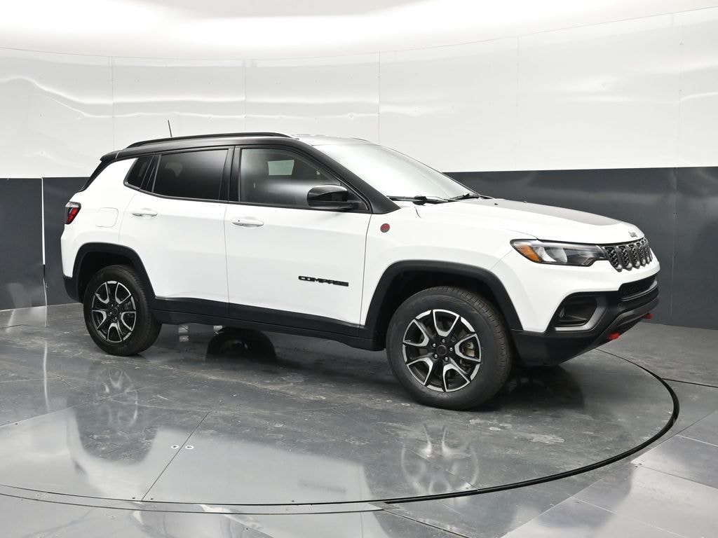 Used 2025 Jeep Compass Trailhawk SUV