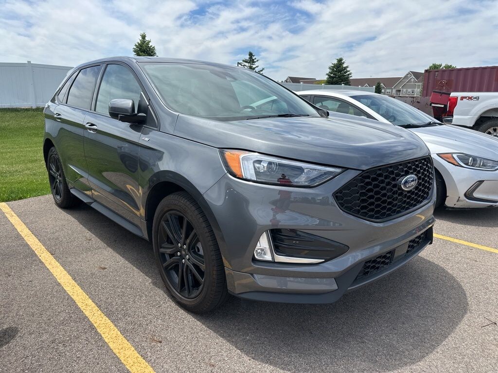Used 2024 Ford Edge SUV