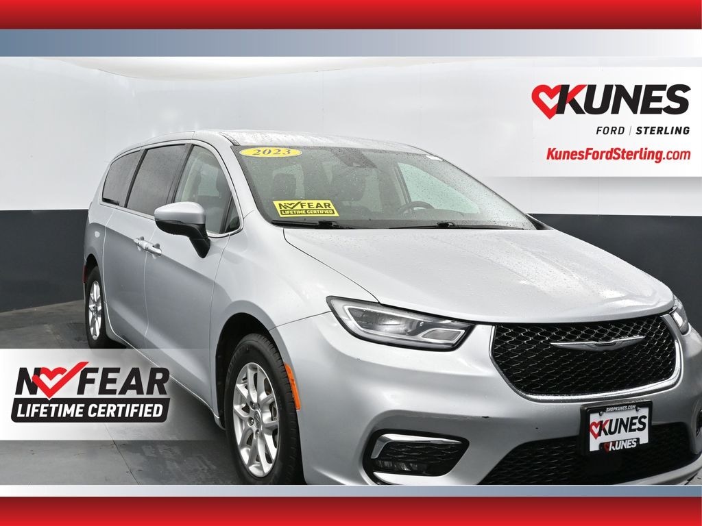 Used 2023 Chrysler Pacifica Touring L Van Passenger Van
