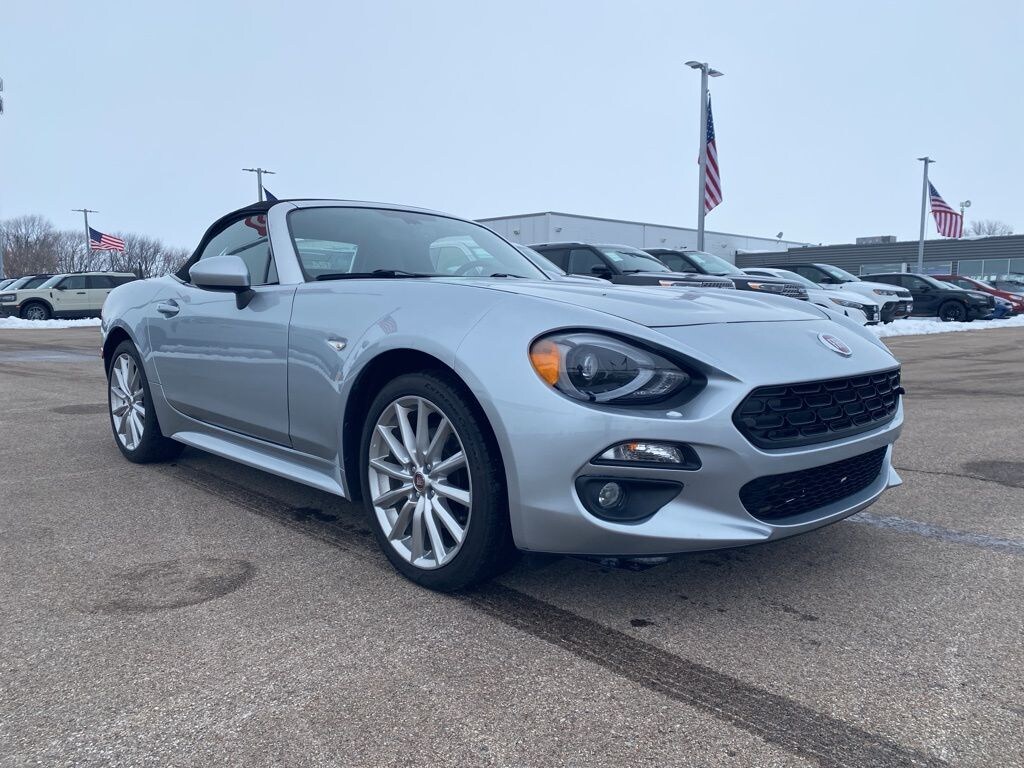 Used 2018 FIAT 124 Spider Lusso Convertible