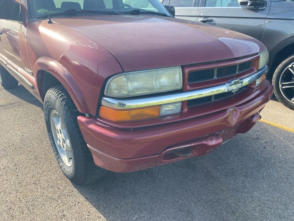 Used 2004 Chevrolet S-10 LS Truck Crew Cab
