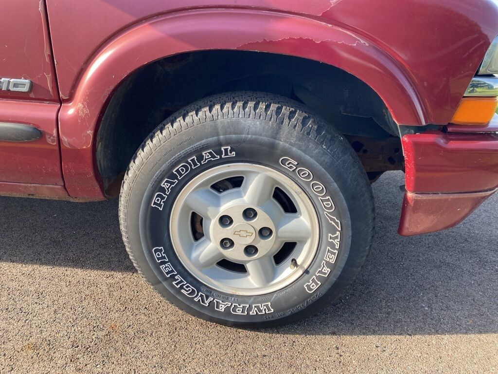Used 2004 Chevrolet S-10 LS Truck Crew Cab