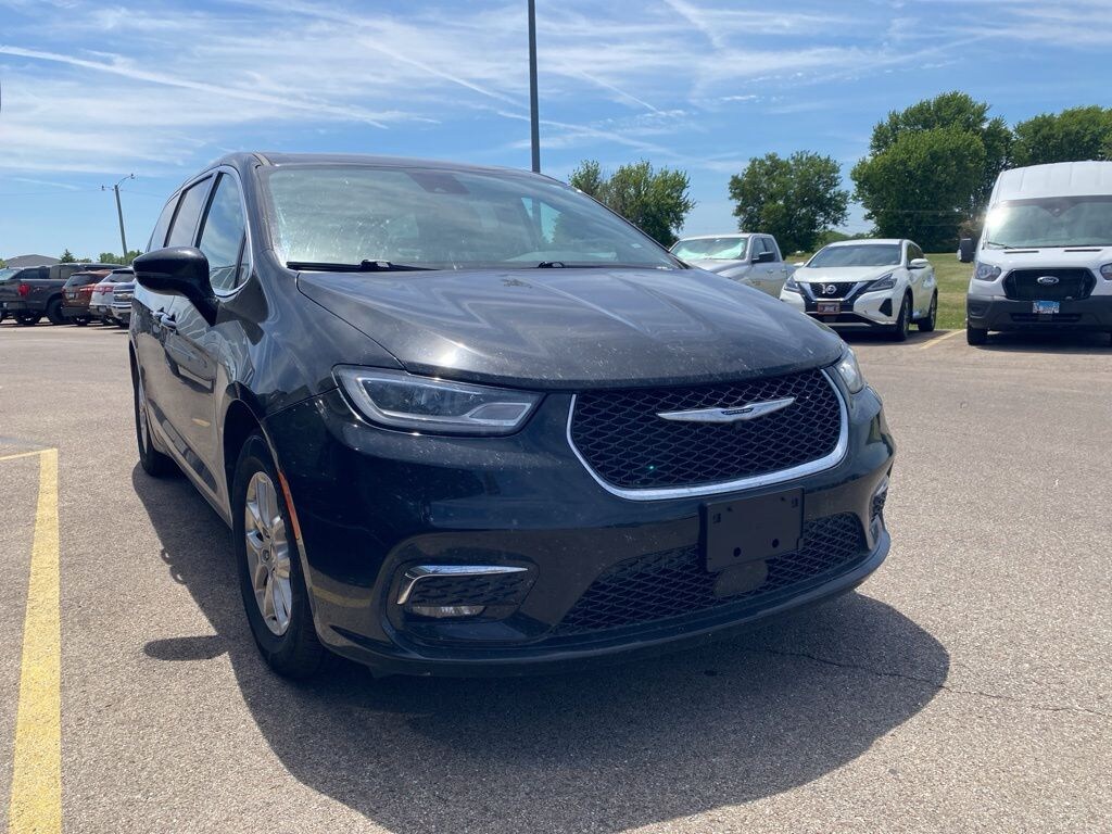 Used 2024 Chrysler Pacifica Touring L Van Passenger Van