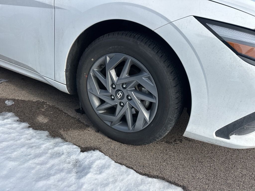 Used 2024 Hyundai Elantra SEL Sedan