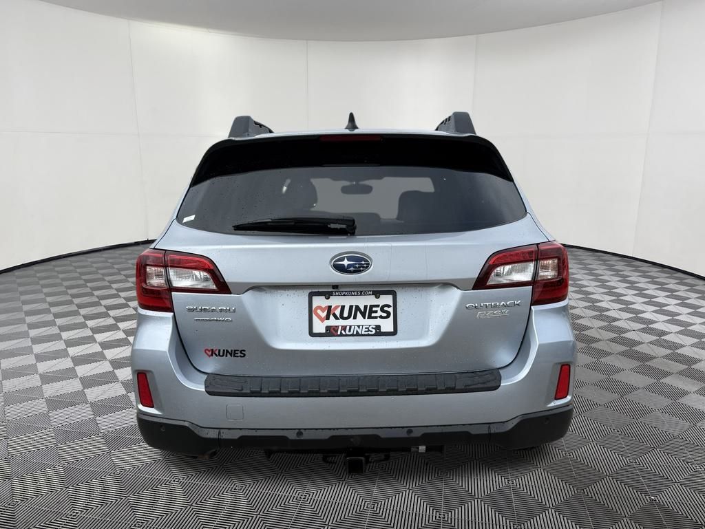 2017 Subaru Outback 2.5i Limited photo 2