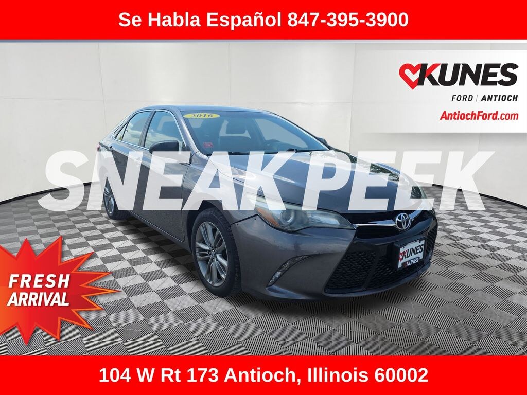 Used 2016 Toyota Camry SE Sedan