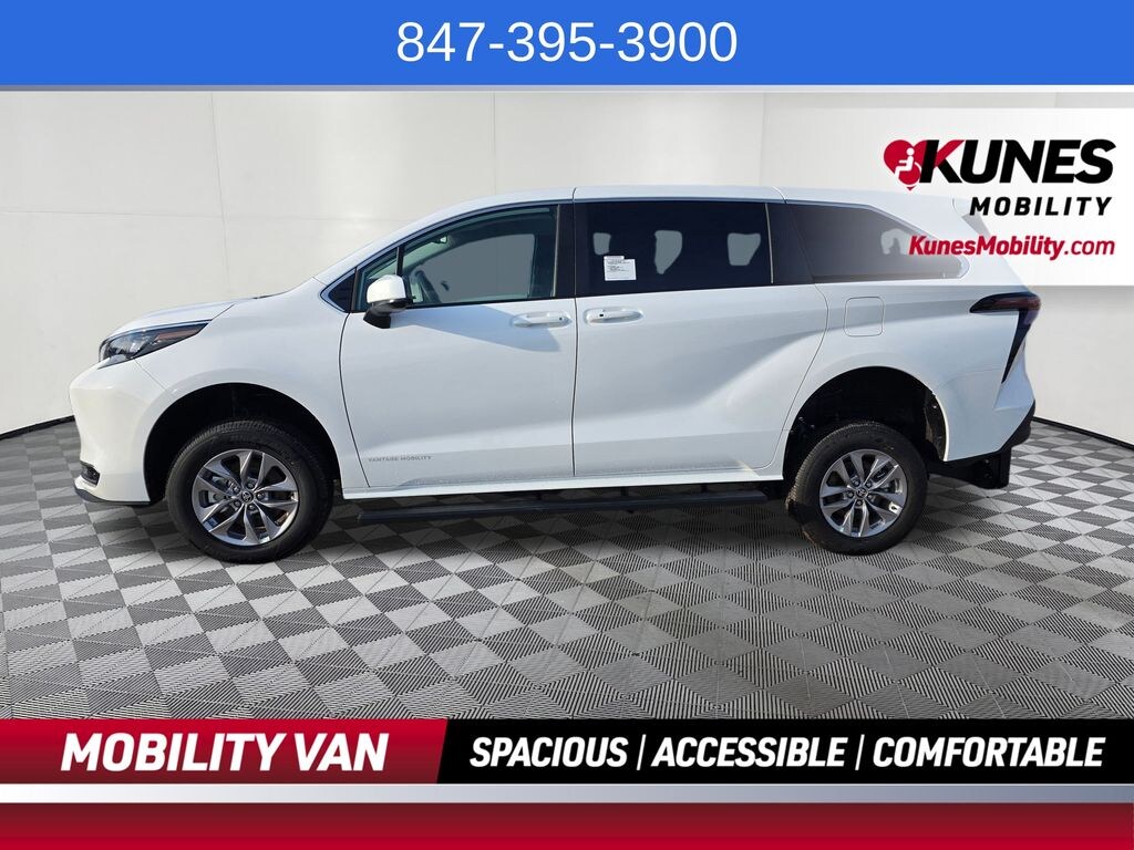 Used 2026 Toyota Sienna LE 8 Passenger Van Passenger Van
