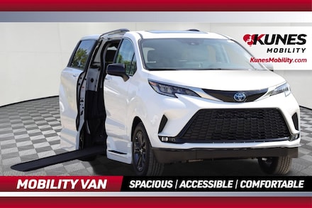 2024 Toyota Sienna XSE 7 Passenger Van Passenger Van