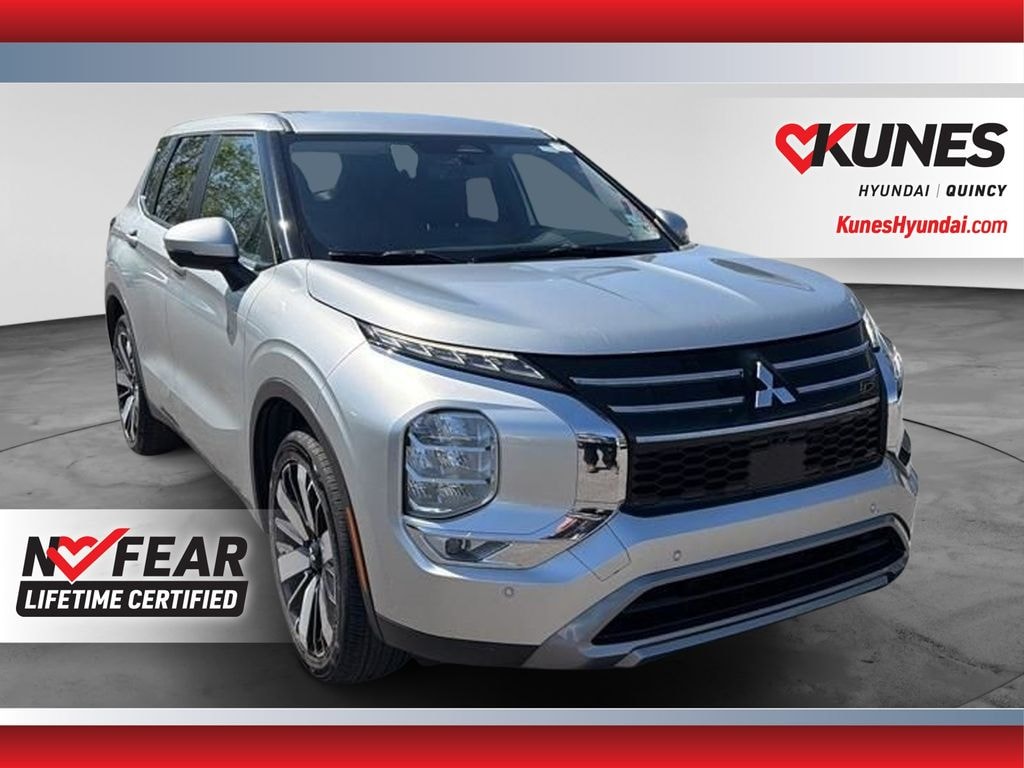 Used 2025 Mitsubishi Outlander SE SUV