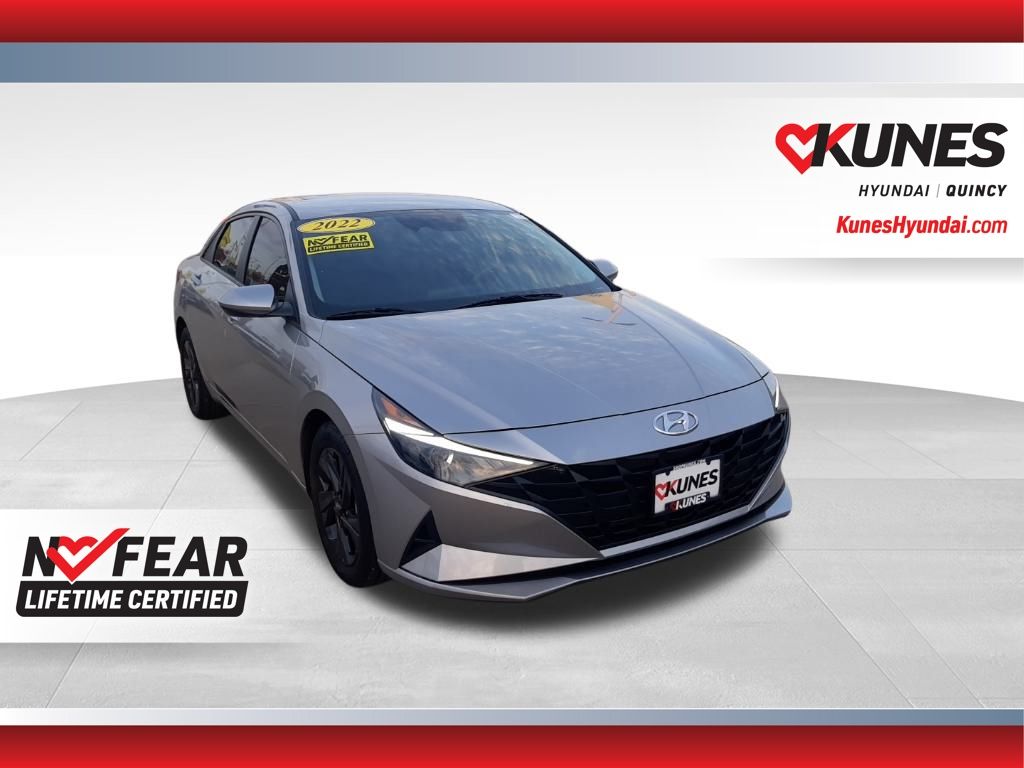 2022 Hyundai Elantra SEL's photo