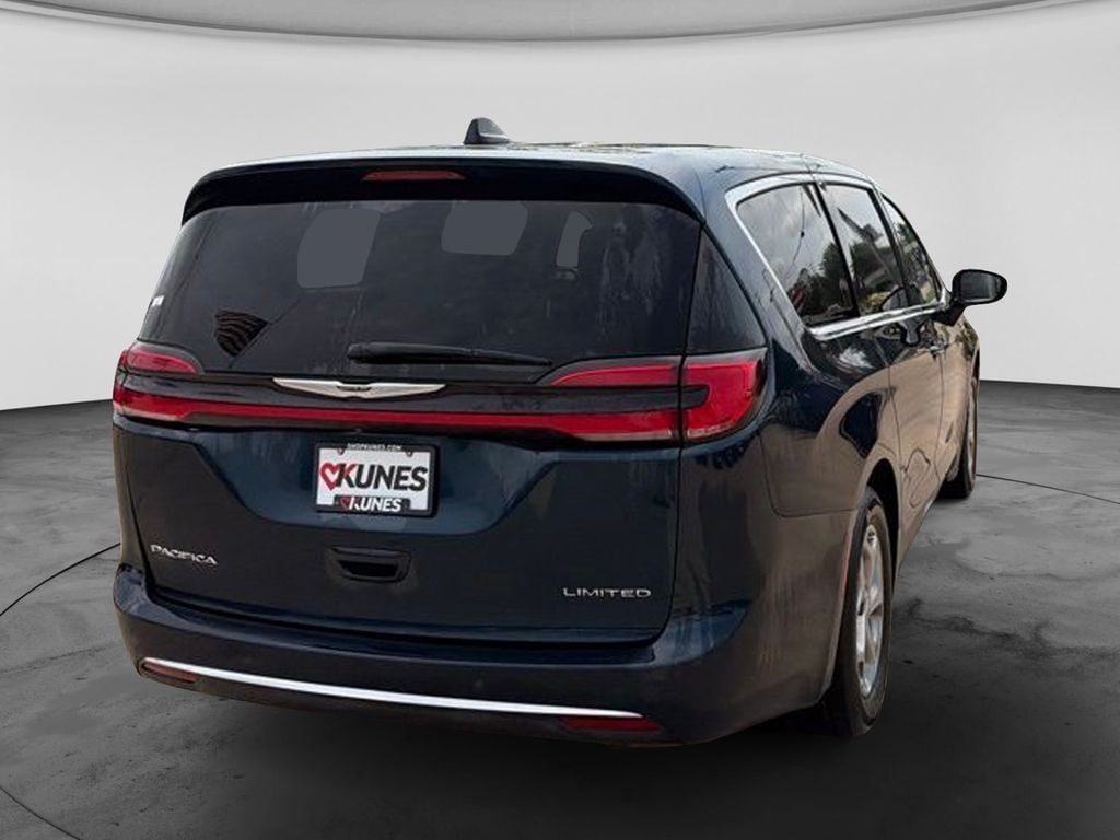 2024 Chrysler Pacifica Limited - Photo 10