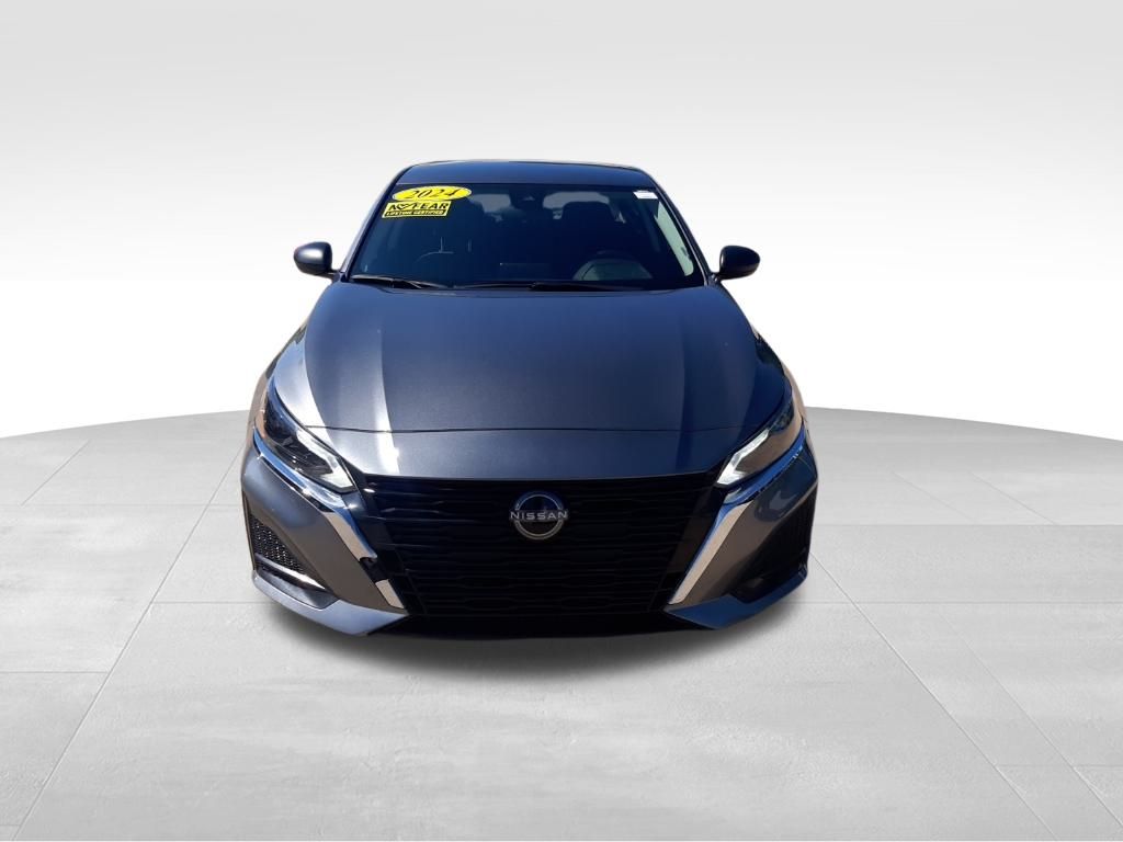 2024 Nissan Altima 2.5 SV photo 2