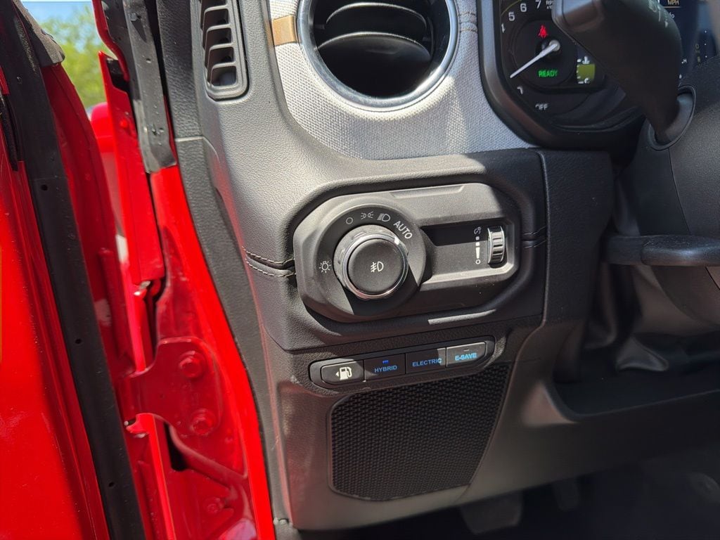 2025 Jeep Wrangler 4xe Sahara 4XE - Photo 19