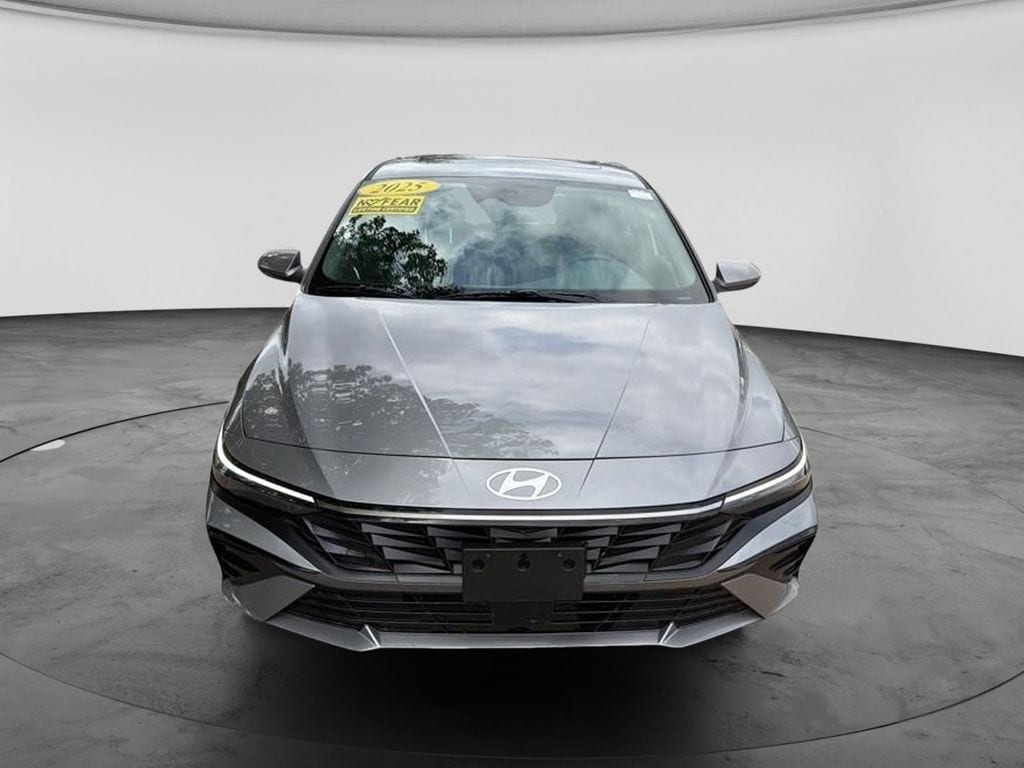 Used 2025 Hyundai Elantra SEL Convenience Sedan