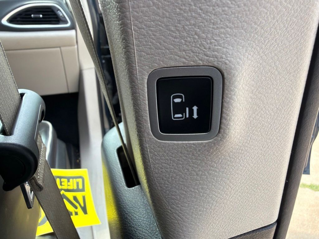 2024 Chrysler Pacifica Limited - Photo 16