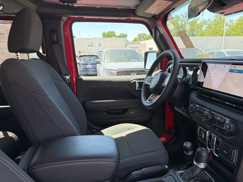 2025 Jeep Wrangler 4xe Sahara 4XE - Photo 15