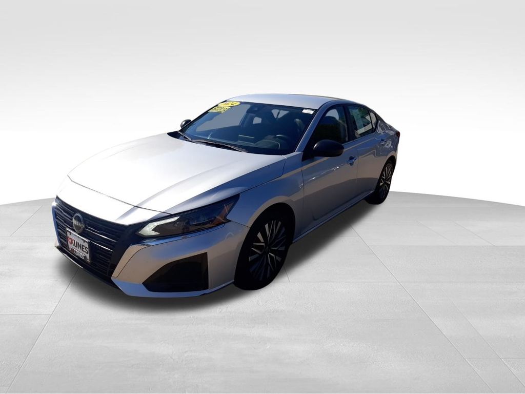 2024 Nissan Altima 2.5 SV photo 3