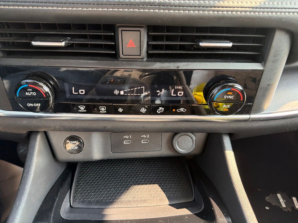 2024 Nissan Rogue SV - Photo 23