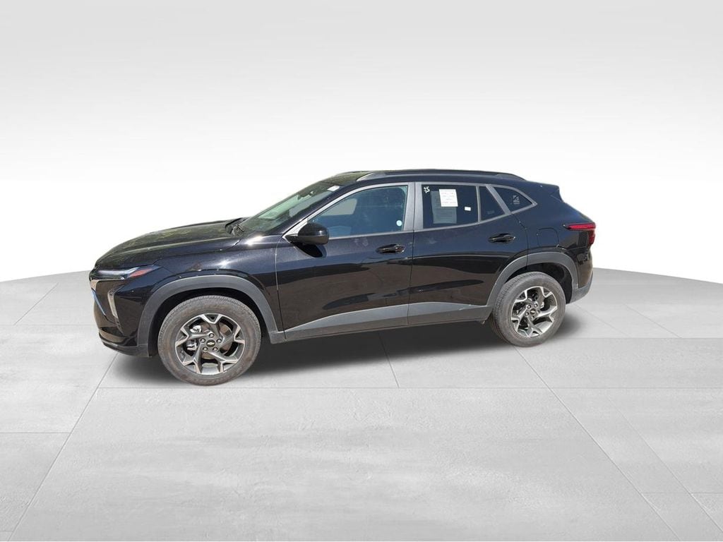 Used 2025 Chevrolet Trax LT SUV