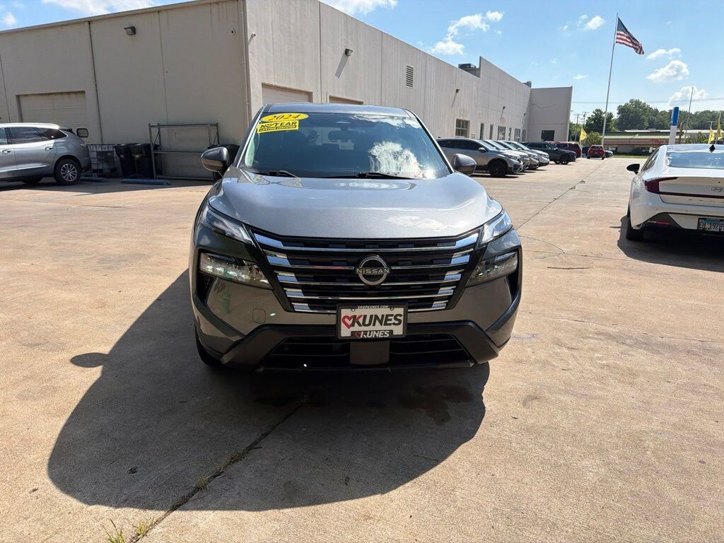 Used 2024 Nissan Rogue SV SUV