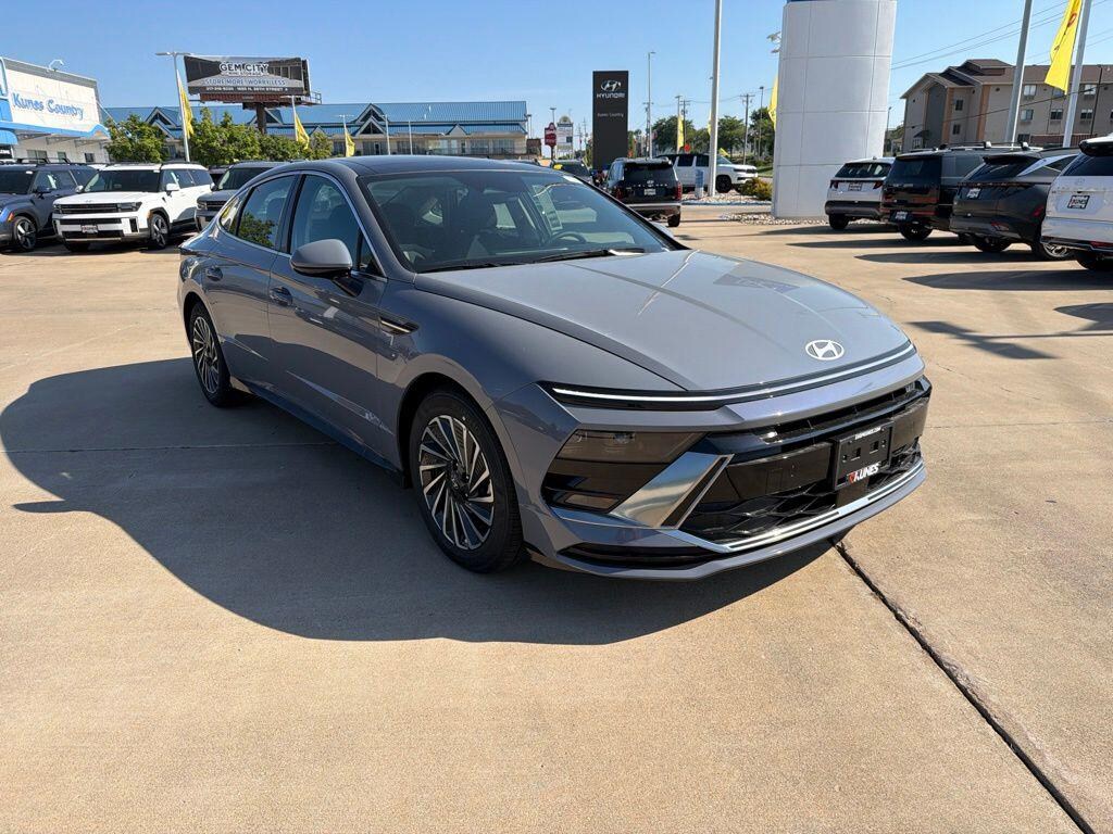 New 2026 Hyundai Sonata Hybrid SEL Sedan