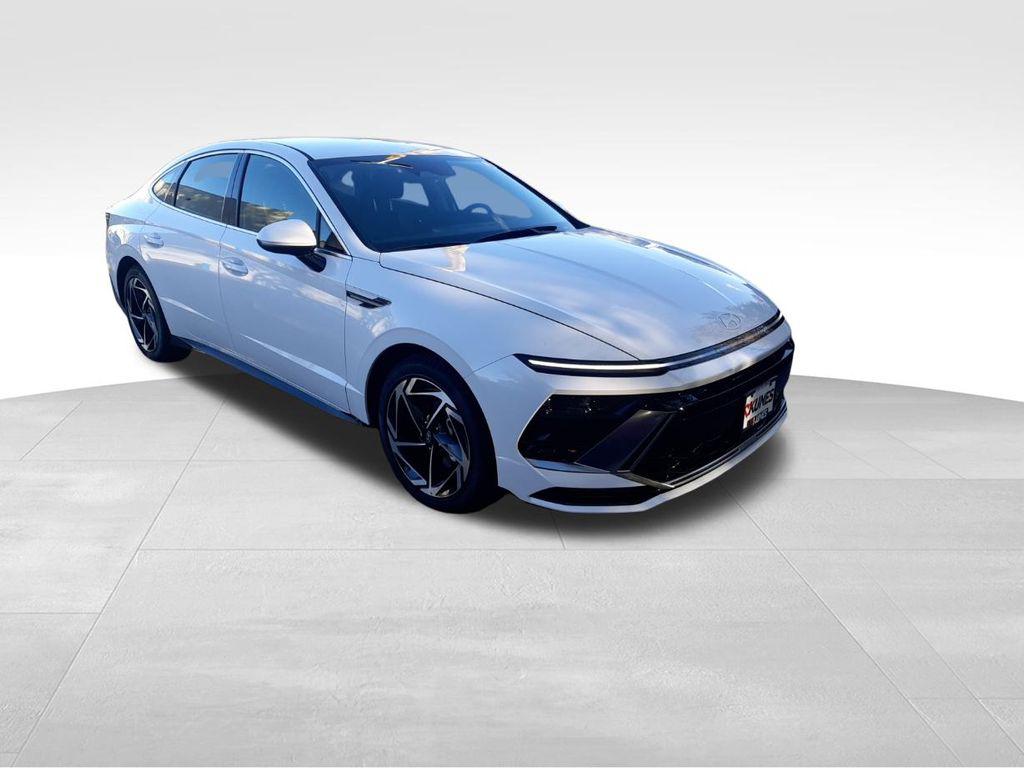 2026 Hyundai Sonata SEL's photo
