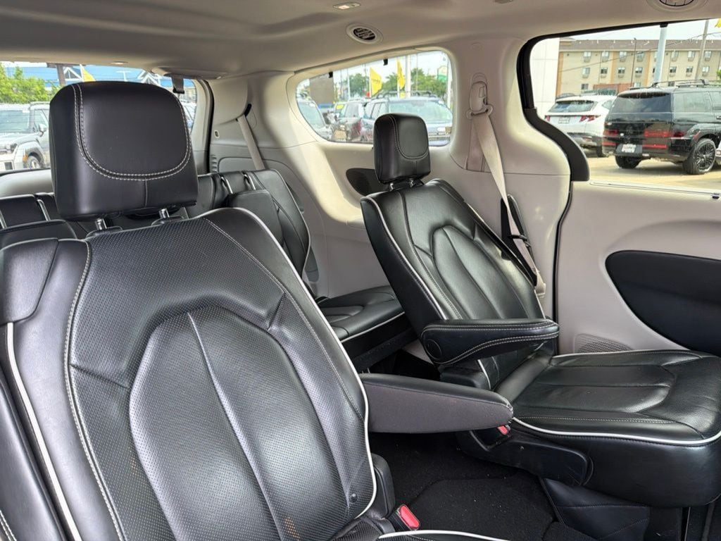 2024 Chrysler Pacifica Limited - Photo 14