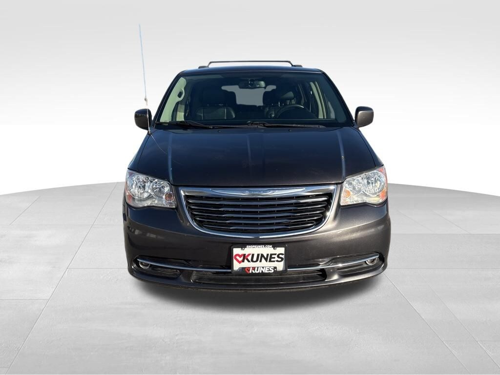 Used 2016 Chrysler Town & Country Touring Van LWB Passenger Van