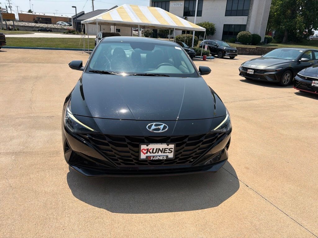 Used 2023 Hyundai Elantra SEL Sedan